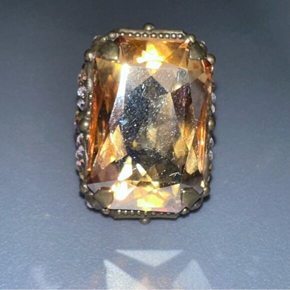 SORRELLI - Emerald Cut Oversized Cocktail Ring - Picture 3 of 8